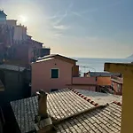 Stylish & Colorful Open Space - Sleeps 5 * Μαναρόλα
