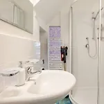 Διαμέρισμα Stylish & Colorful Open Space - Sleeps 5