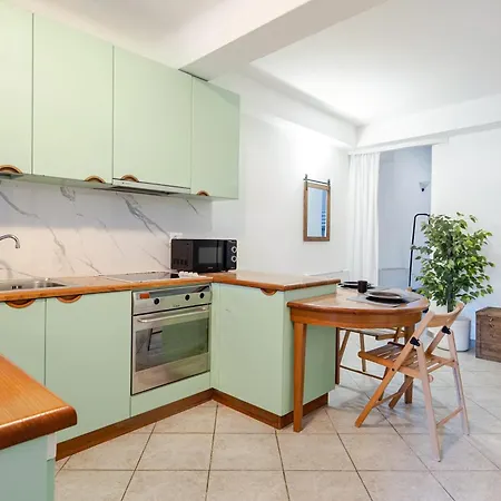 Stylish & Colorful Open Space - Sleeps 5 *