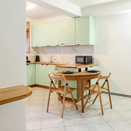 Stylish & Colorful Open Space - Sleeps 5 Διαμέρισμα