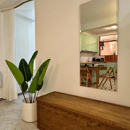 דירה Stylish & Colorful Open Space - Sleeps 5 *