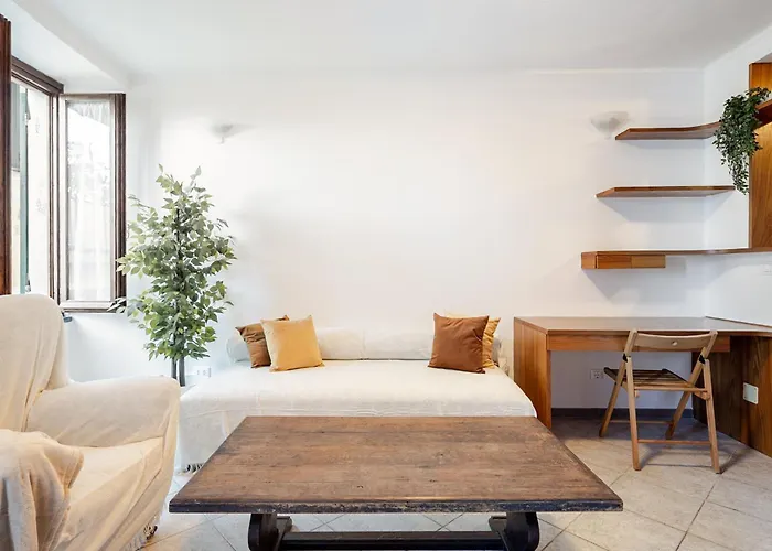 Apartman Stylish & Colorful Open Space - Sleeps 5 *