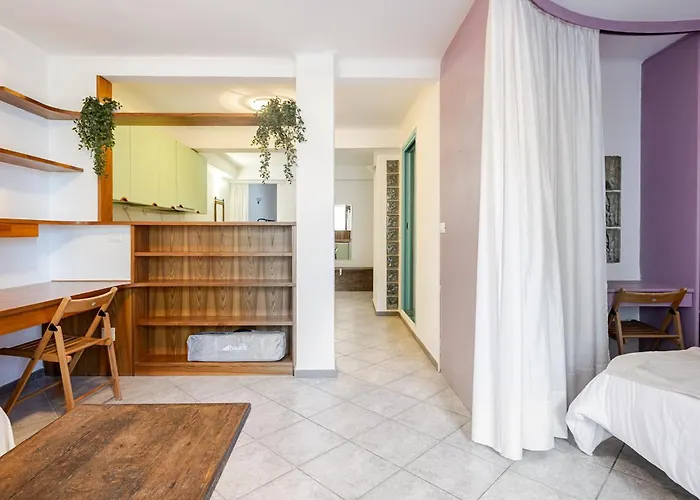 Stylish & Colorful Open Space - Sleeps 5 Apartman Manarola