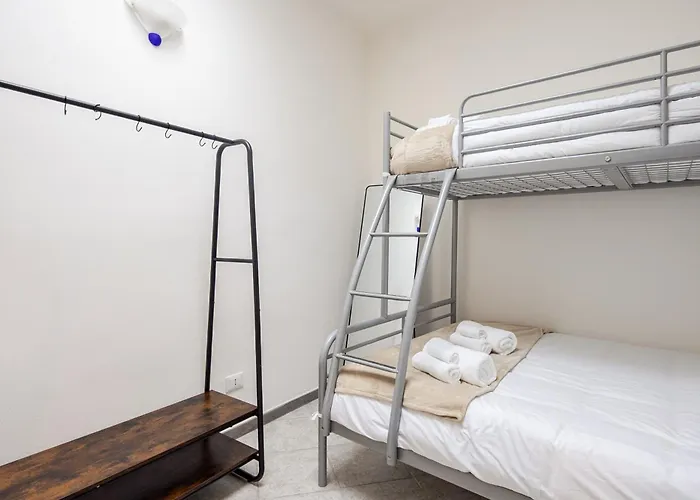 Apartman Stylish & Colorful Open Space - Sleeps 5